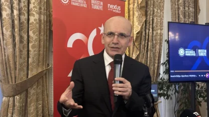 Bakan Şimşek, Cumhurbaşkanlığı Yatırım ve Finans Ofisinin Londra'daki "20. Yıl" resepsiyonunda konuştu: