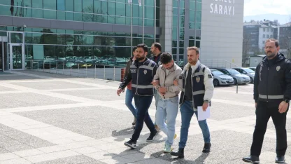 Bolu'da iki kişiyi 4 milyon lira dolandıran zanlı kovalamaca sonucu yakalandı