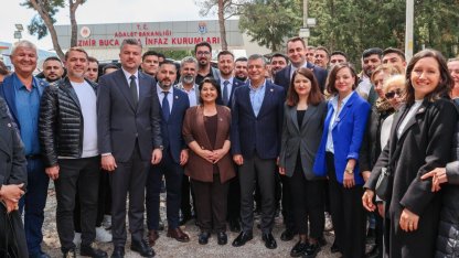 CHP Genel Başkanı Özel, Buca Cezaevi'nde ziyaretlerde bulundu