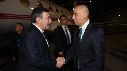 Cumhurbaşkanı Yardımcısı Yılmaz, Azerbaycan'ın başkenti Bakü'ye geldi