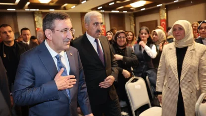Cumhurbaşkanı Yardımcısı Yılmaz, Diyarbakır'da iş dünyası buluşmasında konuştu: