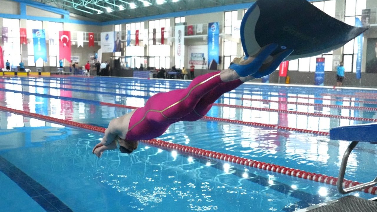 Cumhurbaşkanlığı Kupası Paletli Yüzme Kulüplerarası Büyükler Türkiye Şampiyonası'nda 5 kategoride Türkiye rekoru kırıldı