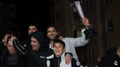 Efeler Ligi'ne yükselen Sungurlu Belediyespor Erkek Voleybol Takımı'na coşkulu karşılama