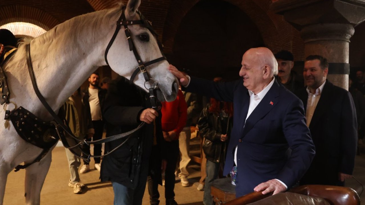 Eski TBMM Başkanı Kahraman, "Asırlık Gece" dizisi için kamera karşısına geçti