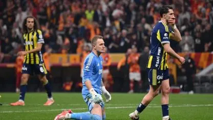 Fenerbahçe, zirve yarışını Galatasaray yenilgisiyle kaybetti