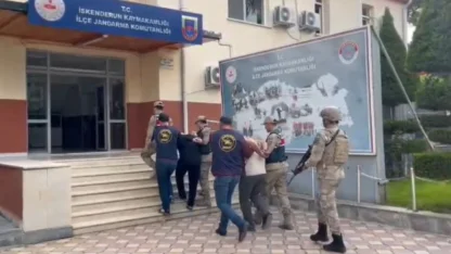 GÜNCELLEME 2 - Hatay'da annenin cesedi toprağa gömülü, oğlu da silahla vurulmuş bulundu