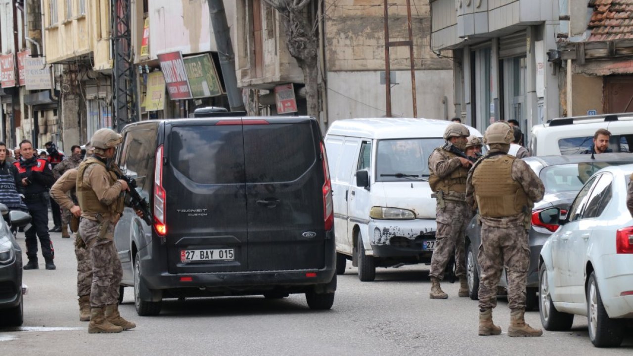 GÜNCELLEME - Gaziantep'te rehin aldığı 3 kişiden birini yaralayan firari hükümlü operasyonla yakalandı