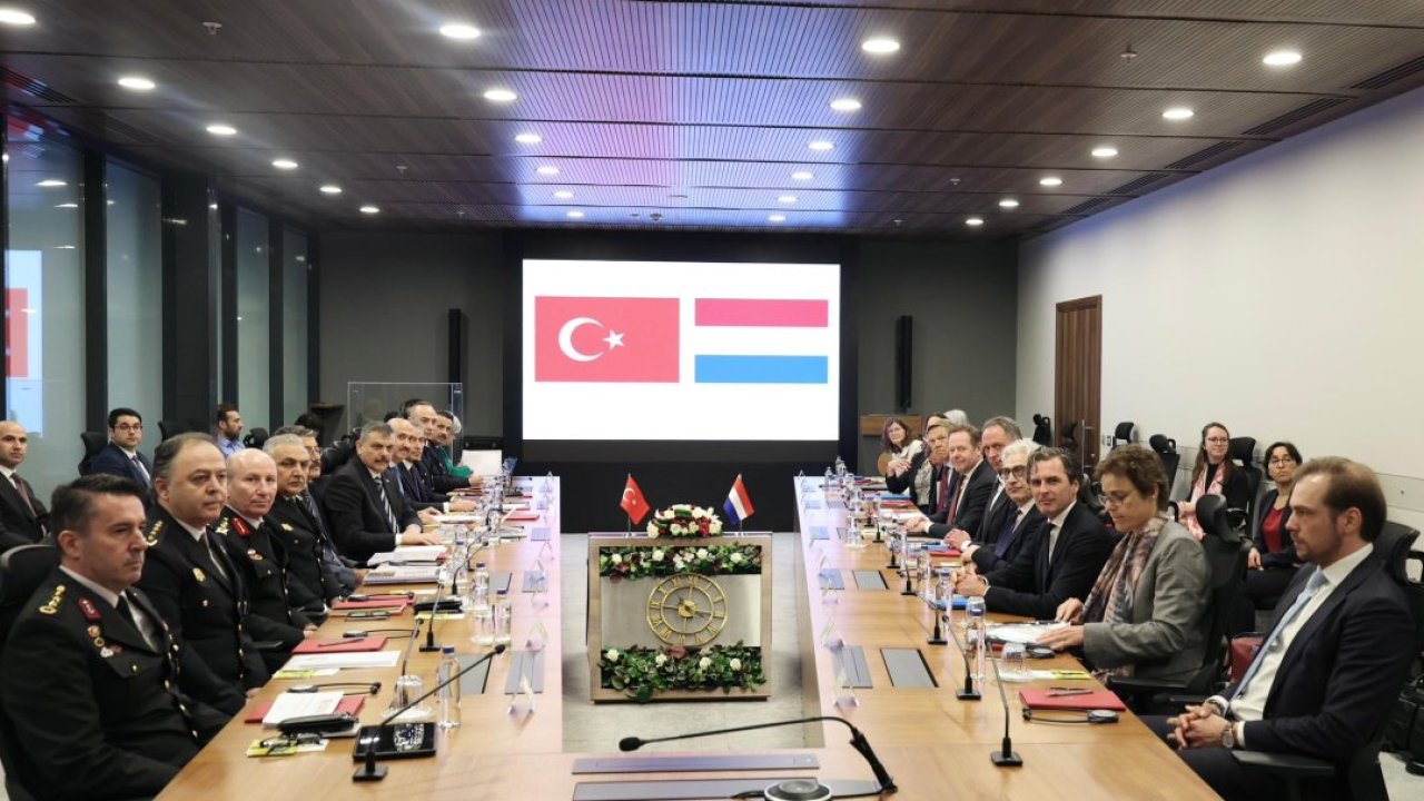 İçişleri Bakanı Çiftçi, Hollanda Adalet ve Güvenlik Bakanı Van Weel ile görüştü