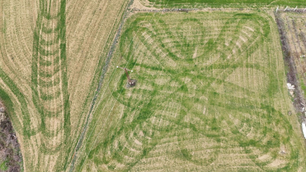 Isparta'da ekim yapılan tarlalarda oluşan desenler havadan görüntülendi