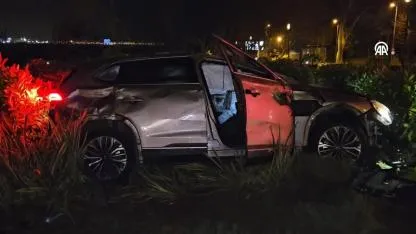 İstanbul Fatih'te takla atan otomobilden sağ çıktı