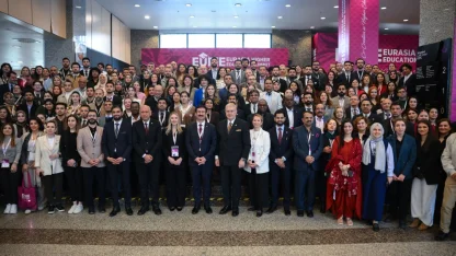 İstanbul'daki "11. Avrasya Yükseköğretim Zirvesi"nde UNESCO Kürsü Başkanları konuştu