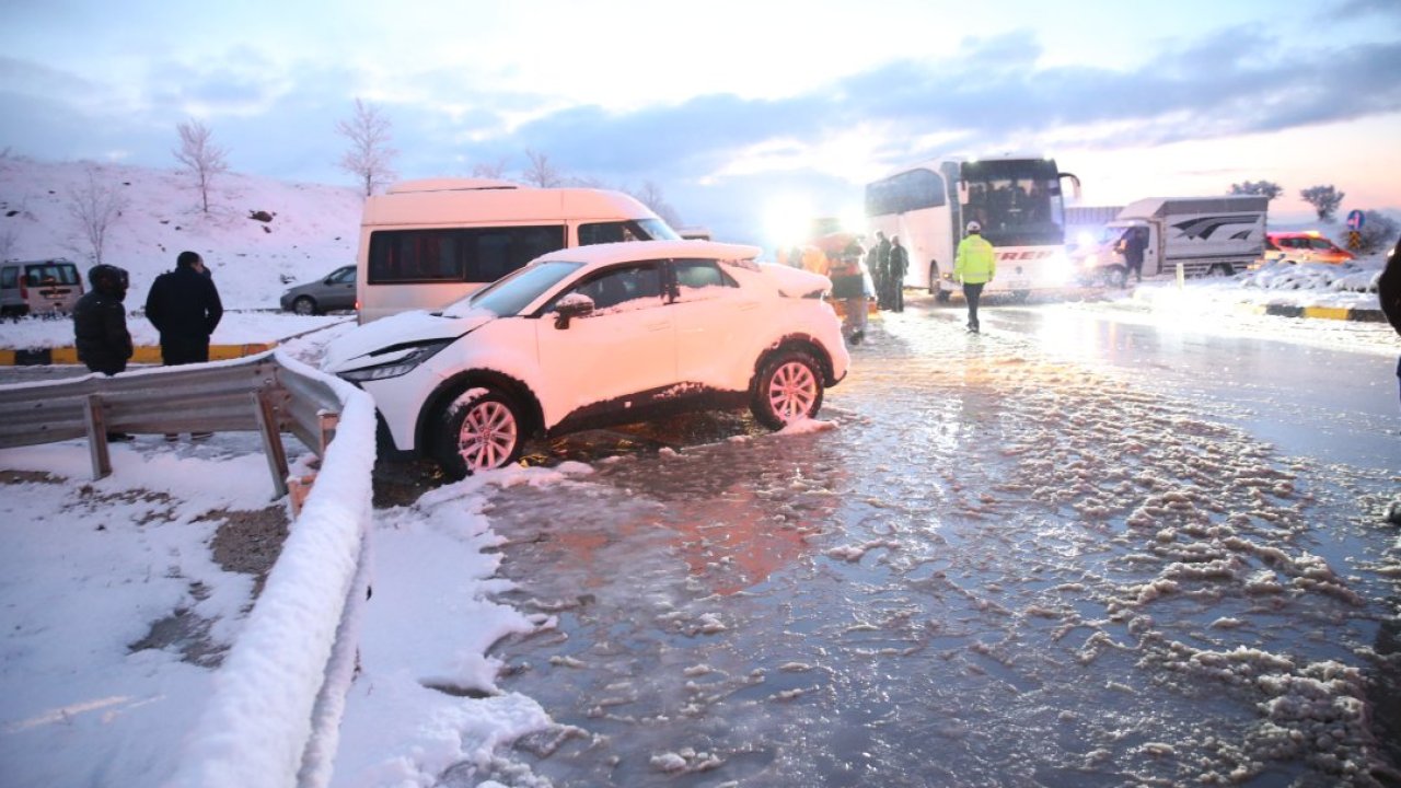 Kastamonu'da 10 aracın karıştığı trafik kazasında 6 kişi yaralandı