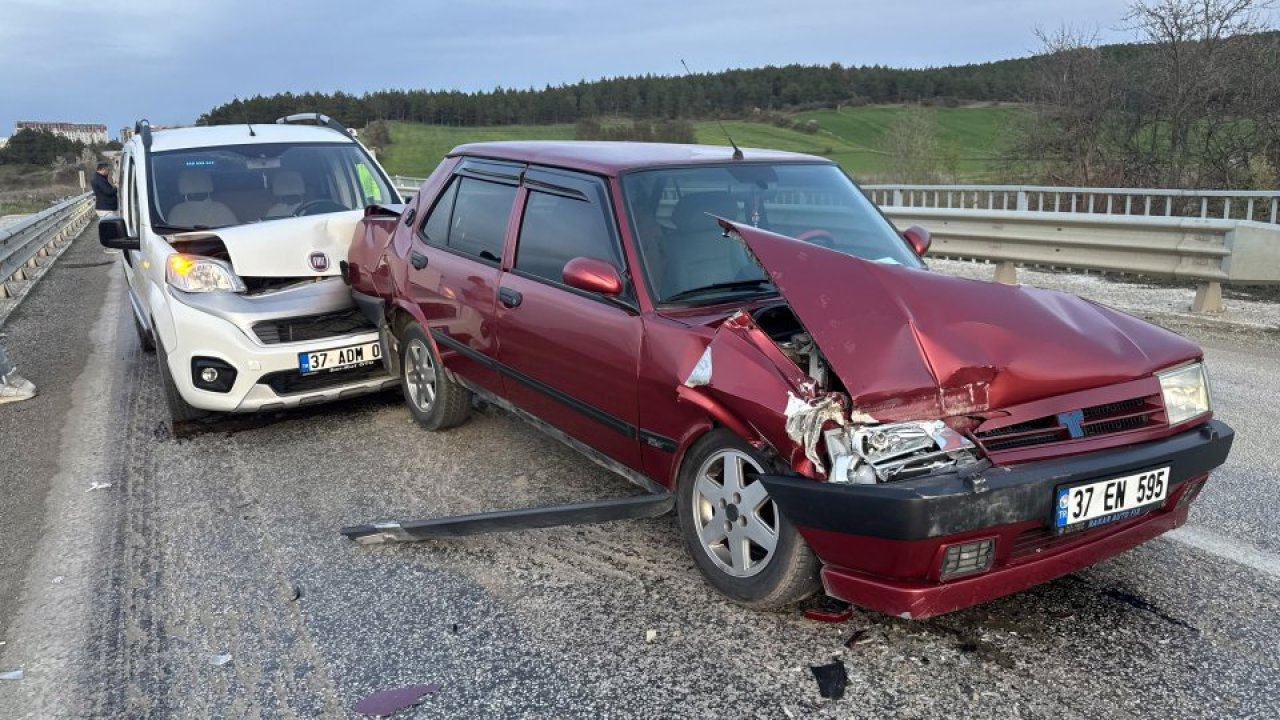 Kastamonu'da üç aracın çarpıştığı kazada 4 kişi yaralandı