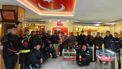 Kayseri'de motosikletliler 15 Temmuz şehidi Cennet Yiğit'in anı evini ziyaret etti