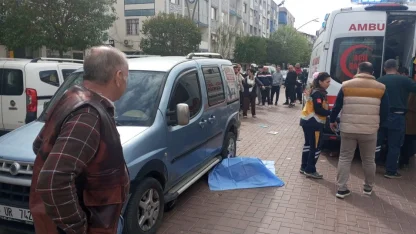 Manisa'da hafif ticari araçla çarpışan motosikletin 17 yaşındaki sürücüsü öldü