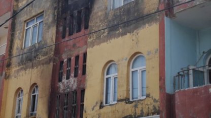 Mardin'de binada çıkan yangında dumandan etkilenen 4 kişi hastaneye kaldırıldı