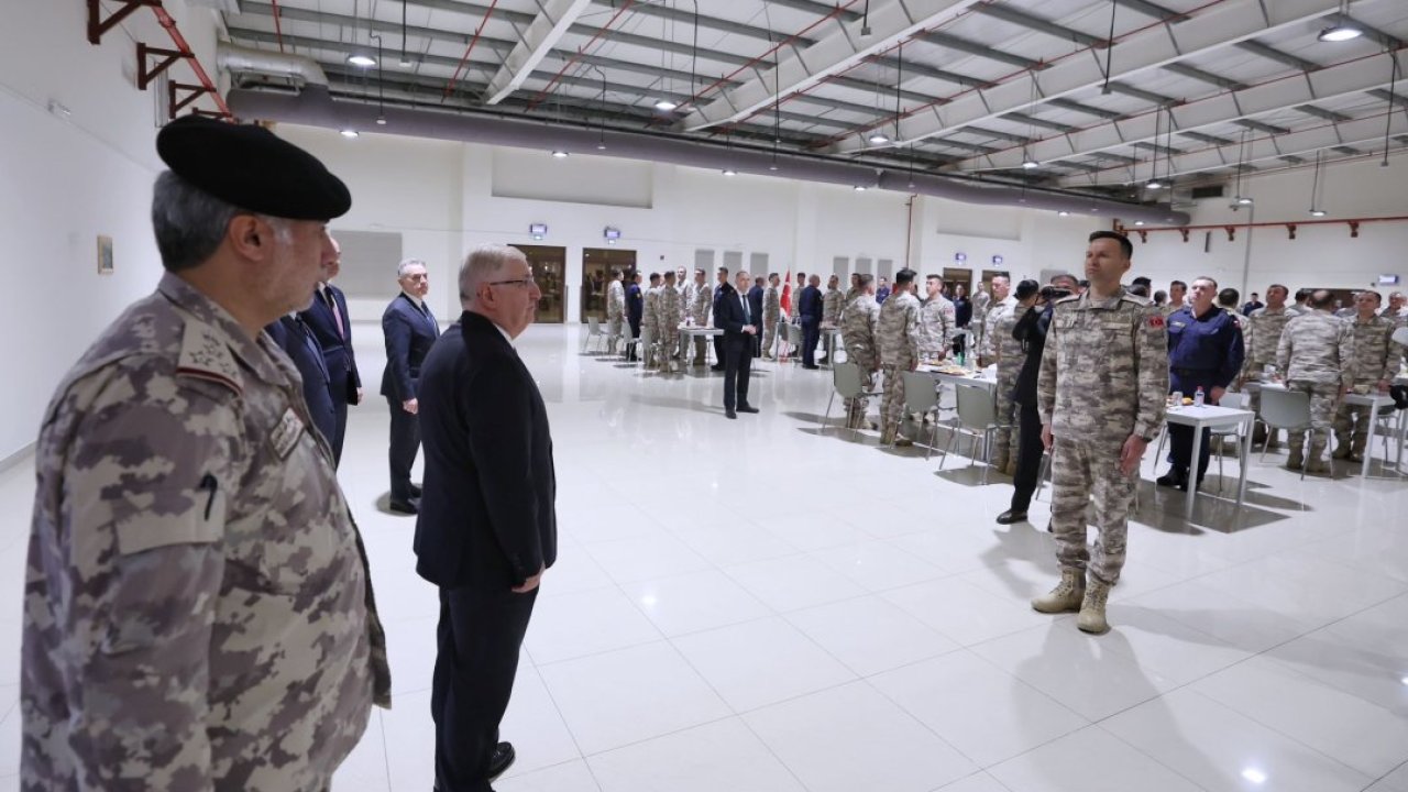 Milli Savunma Bakanı Güler, Katar'daki Türk birliğinde incelemelerde bulundu
