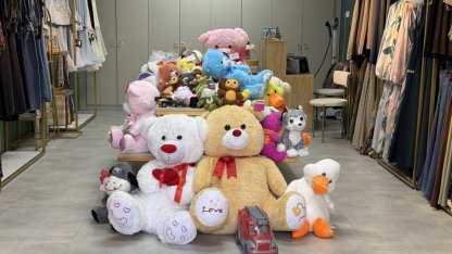 Rize'de iş yeri açılışında sevgi evlerindeki çocuklar için oyuncak toplandı