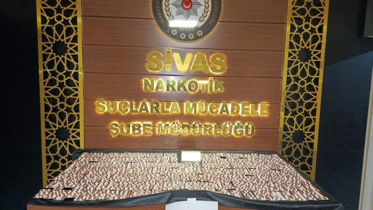 Sivas’ta düzenlenen uyuşturucu operasyonunda 4 zanlı tutuklandı.