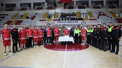 Sivas’ta şehitler anısına futbol müsabakası düzenlendi