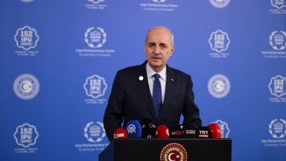 TBMM Başkanı Kurtulmuş: "Maalesef bugün Kahramanmaraş'ta bir okulda son derece acı, üzüntülü bir olayın haberini aldık. İçimiz kan ağlıyor. Milletimizin başı sağ olsun."