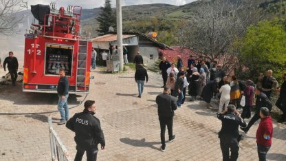 Tokat'ta iki katlı evde çıkan yangında 2 kişi dumandan etkilendi