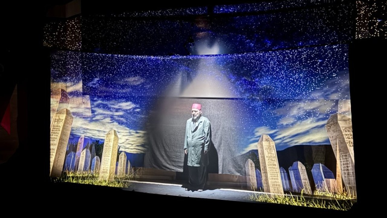 Türkiye turnesindeki "Firavunla Yüz Yüze" tiyatro oyunu, Kırşehir'de sahnelendi