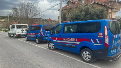 Uşak'ta bahçe duvarına çarpıp devrilen otomobilde 1 kişi öldü