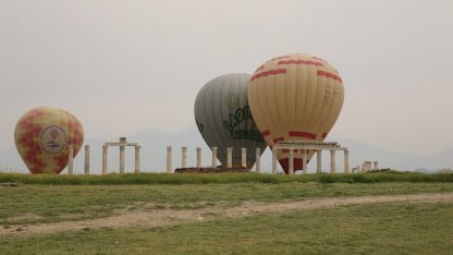 Vali Köşger, Laodikya Antik Kenti'nde inceleme yaptı