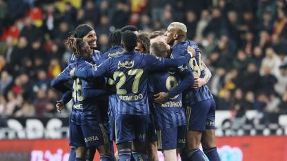 Zirvede Alev Alan Şampiyonluk Yarışı: Fenerbahçe’den Göndermeli Paylaşım