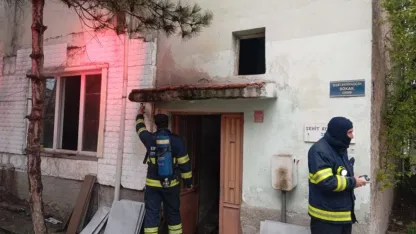 Eskişehir Odunpazarı'nda 2 katlı binada çıkan korkunç yangında bir kişi hayatını kaybetti