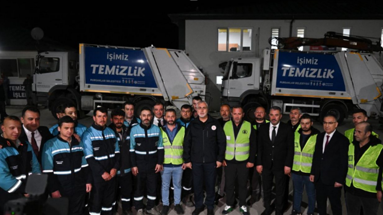 Bakan Işıkhan, 1 Mayıs'ı Pursaklar'da Belediye çalışanları ile karşıladı