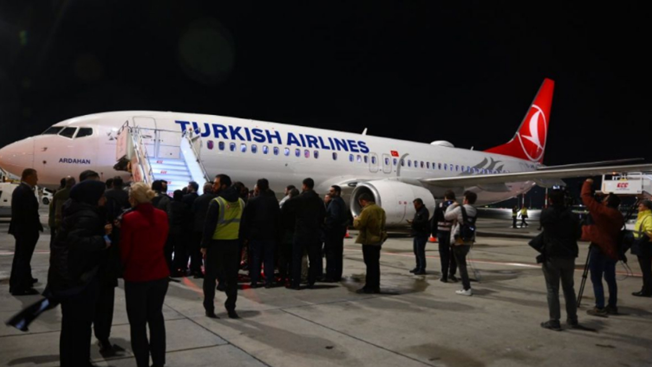 İsrail'in hukuksuz saldırısında alıkonulan Sumud Filosu aktivistleri Türkiye'ye getirildi