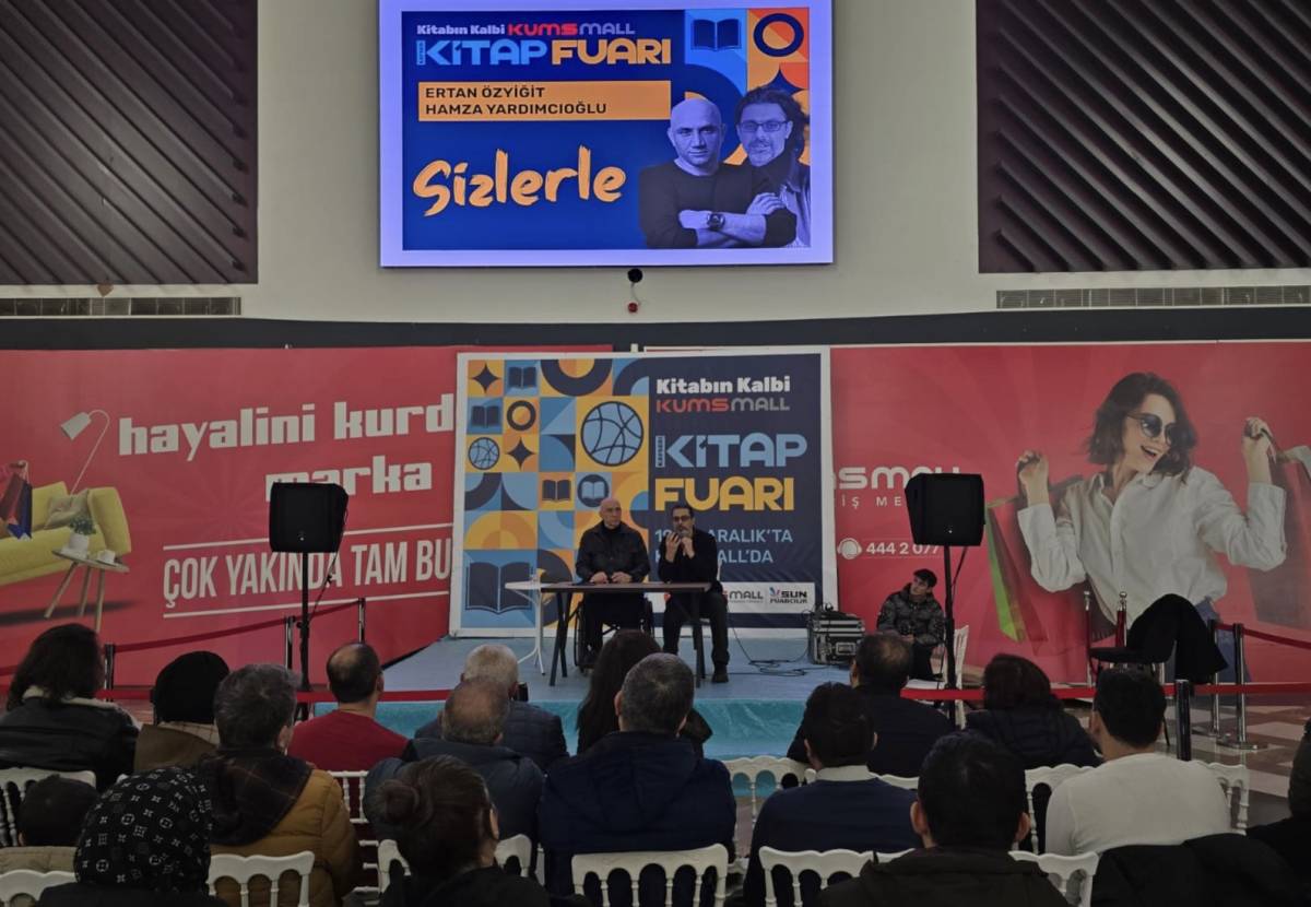 Kayseri'de kültür buluşması: Ertan Özyiğit ve Hamza Yardımcıoğlu Kayıt Dışı Sohbetler ile Kumsmall AVM'de