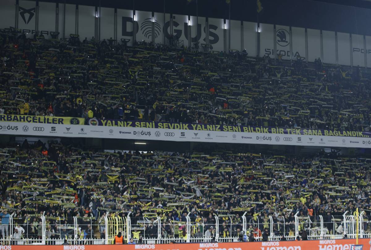 Kadıköy’de gövde gösterisi: Fenerbahçe Konyaspor’u 4 golle geçti.