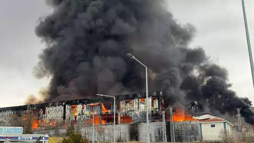 Kırıkkale'nin Yahşihan'daki kimya fabrikasında büyük yangın