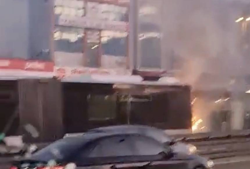 Korku dolu anlar... Metrobüste yangın