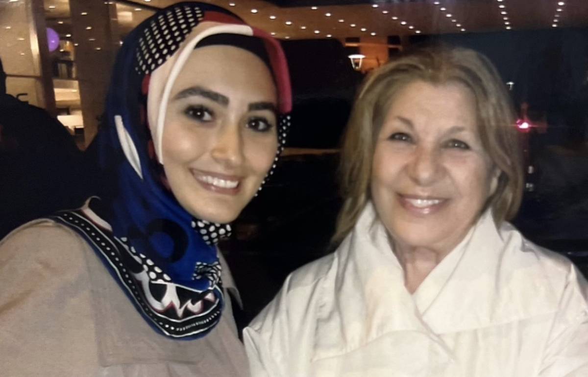 Sanatı ve kişiliğiyle dünyaya sevgi taşıyan değerli sanatçımız: Ayla Algan