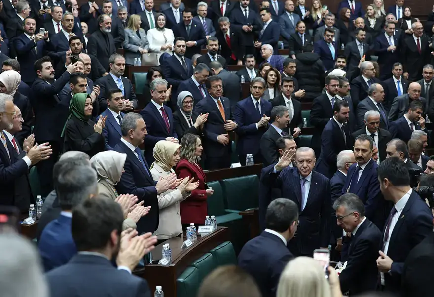 Roketler Erdoğan'dan... AK Parti'ye üç milletvekili birden katıldı