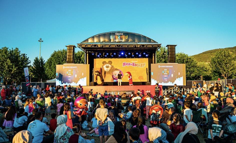 26 şehirde festival! Bakan Ersoy 2026 Türkiye Kültür Yolu Festivali çalışmalarını resmen başlattı