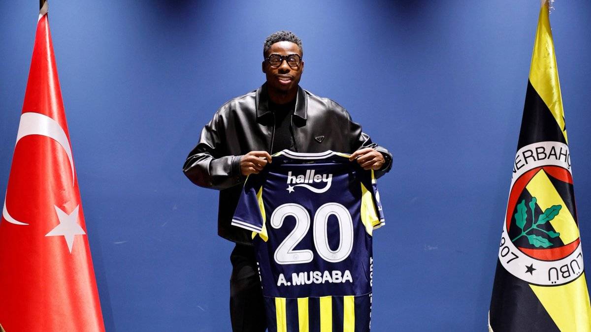 Fenerbahçe Musaba transferini resmen açıkladı