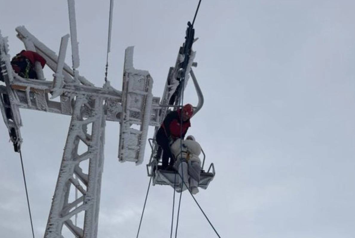 Uludağ'da telesiyej arızası! 60 tatilci havada mahsur kaldı