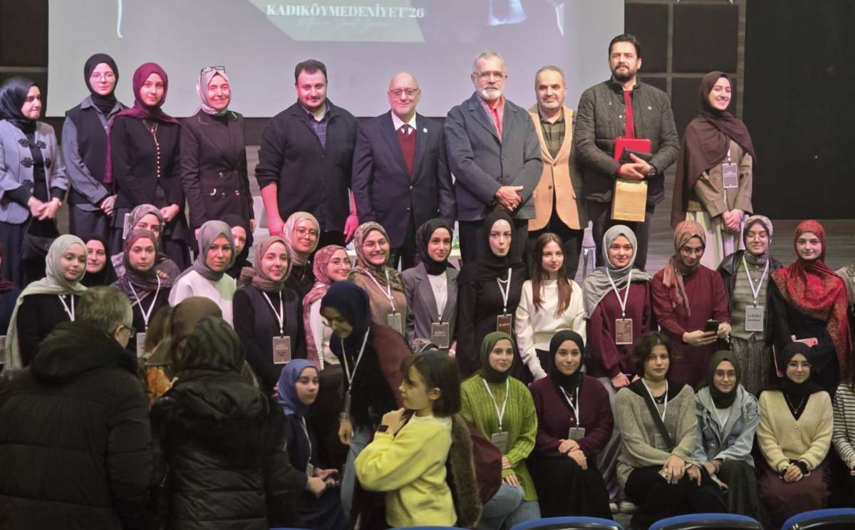 Bahadır Yenişehirlioğlu Kadıköy'de sevenleriyle buluştu! Salon maşallah nidalarıyla yankılandı