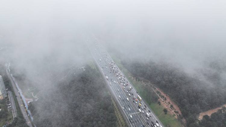 İstanbul’da kar başladı: Meteoroloji saat verdi, 38 ilde kuvvetli sağanak ve fırtına alarmı