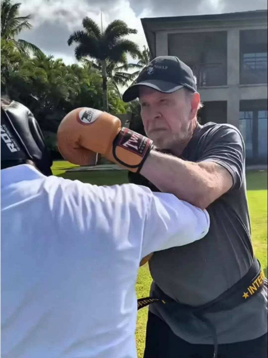 Aksiyon efsanesi Chuck Norris hayatını kaybetti