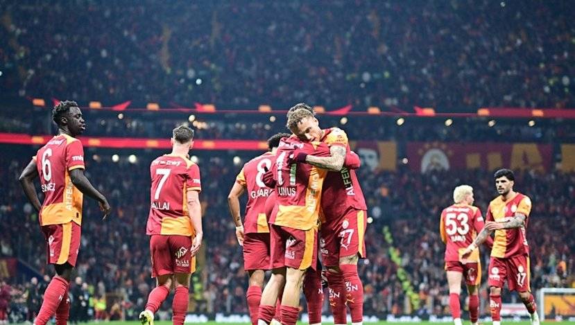 Aslan'dan Başakşehir'e gol yağmuru! Zirvede fark 7 puan