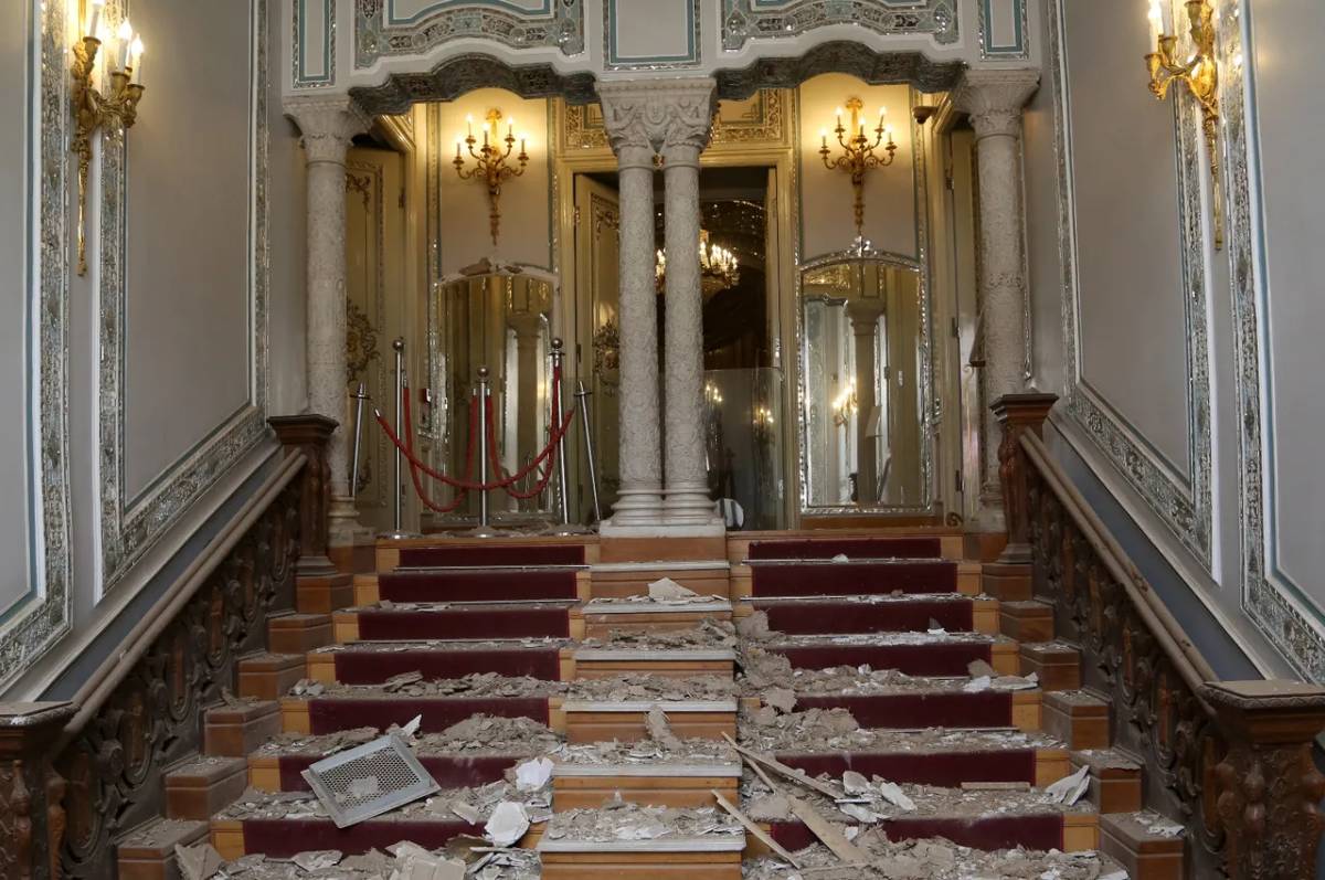 İran'ın tarihi simgesi Sadabad Sarayı saldırılarda ağır hasar aldı