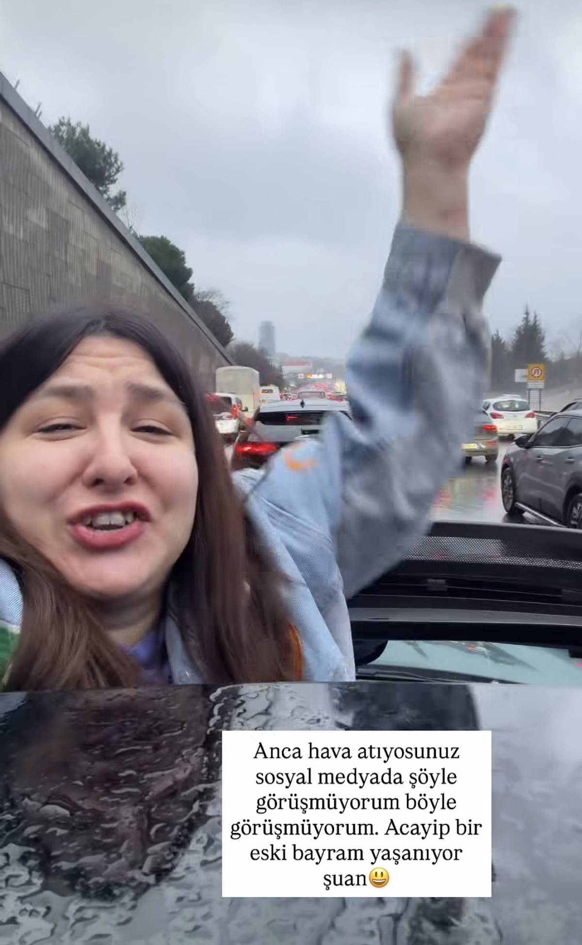 Yasemin Sakallıoğlu’ndan bayram trafiğine olay gönderme! “Hani herkes cool’du?”