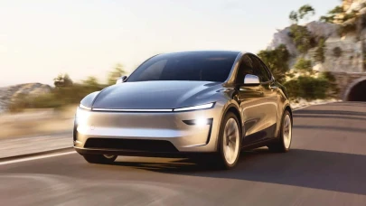 Tesla’dan tarihi başarı! Model Y fabrikadan eve otonom gitti