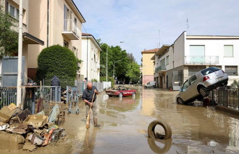 İtalya selle mücadele ediyor: 9 kişi hayatını kaybetti